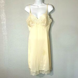 Vassarette VTG Slip Dress Cream Lace 34